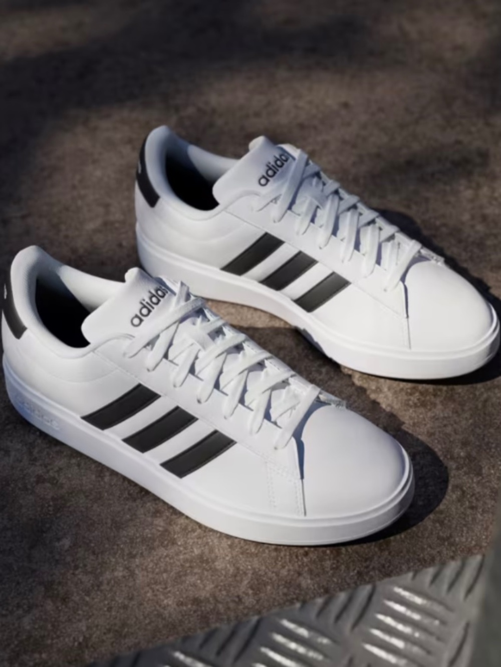 Adidas Grand Court Sneakers